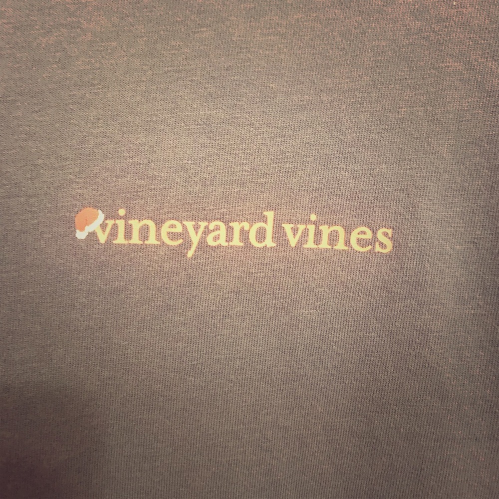vineyard vines long sleeve T shirt